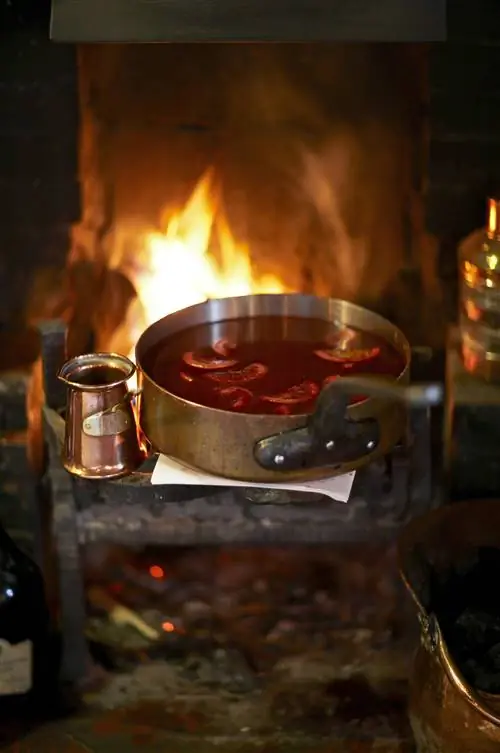 Глинтвейн у огня в The Star Inn