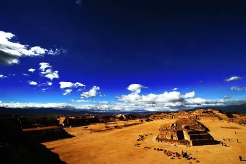 Особенности - Monte Alb?n