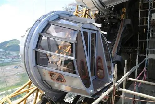 В Макао открылось колесо обозрения в виде восьмерки.