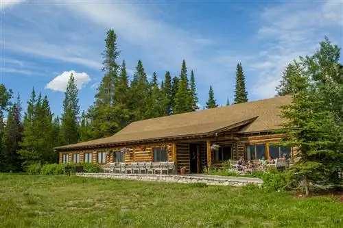Патио Jenny Lake Lodge в национальном парке Гранд-Титон, Вайоминг.