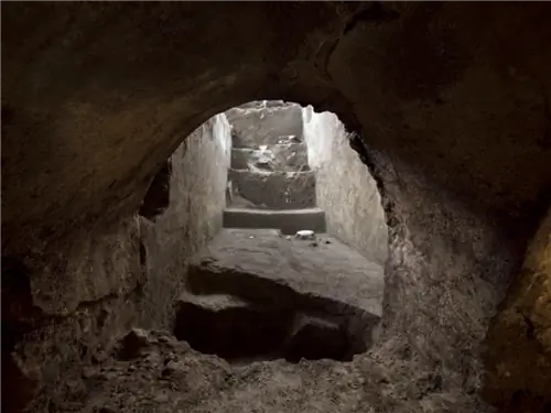 Фотография коридора, где были найдены две жертвы