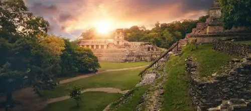 9 самых очаровательных затерянных городов мира