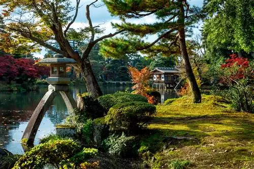 Исикава Кенроку-эн-j.webp