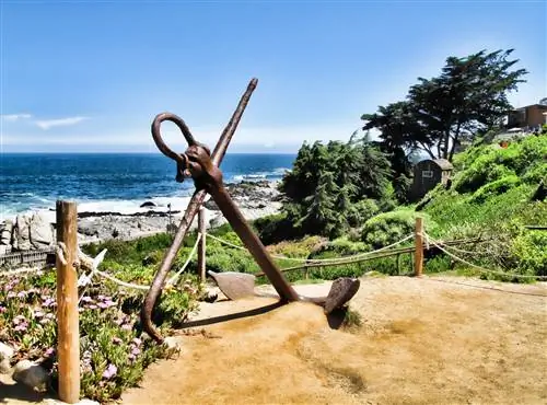 Якорь возле могилы Неруды в его доме на Исла-Негра.