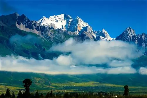 Снежная Гора Нефритового Дракона