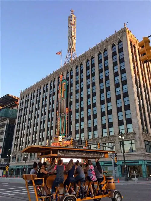 педаль таверна театр фокс детройт