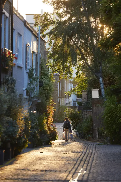 Карта центрального Лондона 13 Footways. Сеть пешеходных маршрутов Footways использует улицы с низкой интенсивностью движения, чтобы пешеходы могли передвигаться по центру Лондона.