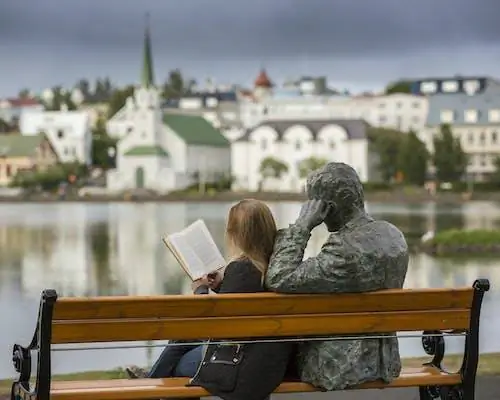 Принимайте душ перед посещением бассейна и другие советы, которые каждый житель Рейкьявика хочет, чтобы вы знали