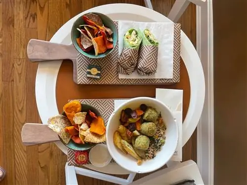 Обед в кафе, QC NY