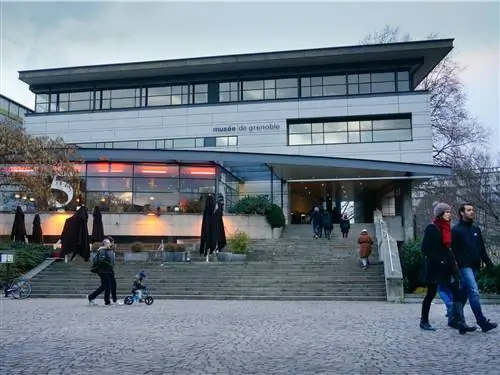 Музей Гренобля соперничает с Парижем за коллекцию произведений искусства.