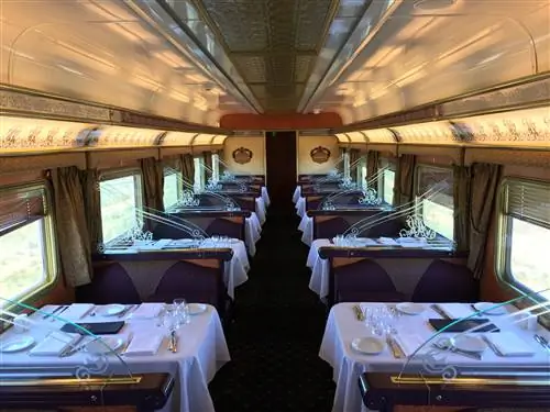 Вагон-ресторан на Индийском Тихом океане