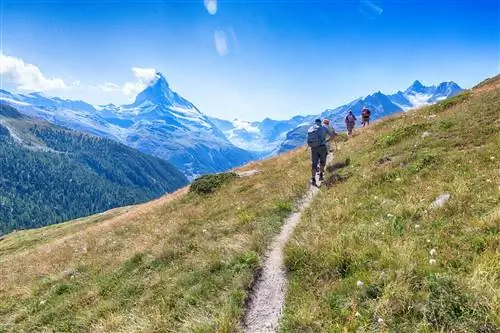 Особенности - Путешественники на пути к Маттерхорну