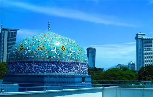 Замысловатый купол Музея исламского искусства в Куала-Лумпуре