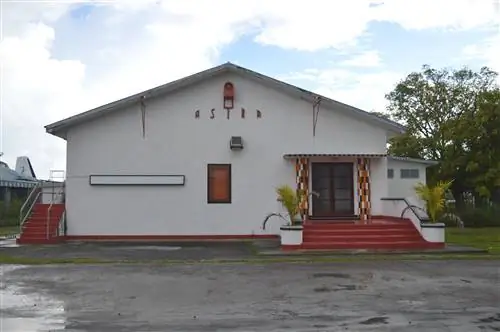 Ретро-кинотеатр Гана в стиле ар-деко