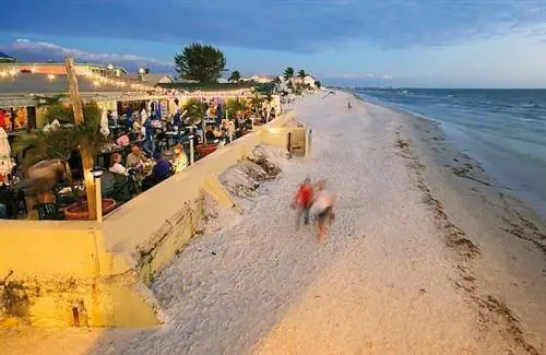 Идеальный романтический ужин и напитки в окрестностях Форт-Майерса & Sanibel
