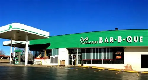 Первоначальное расположение заправочной станции Joe's Kansas City Bar-B-Que.