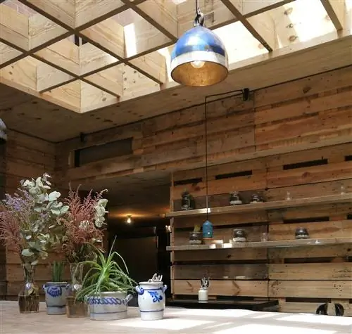 Homely Henri & Agnes известен своими полезными бранчами.