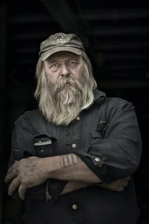 Тони Битс занимается добычей золота на Юконе с 1982 года, и его состояние оценивается более чем в 5 миллионов долларов.