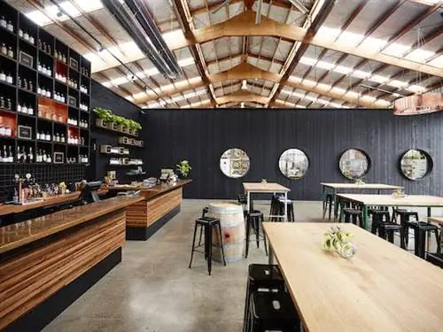 Лучшие микроперегонные заводы и крафтовые спиртные напитки Австралии