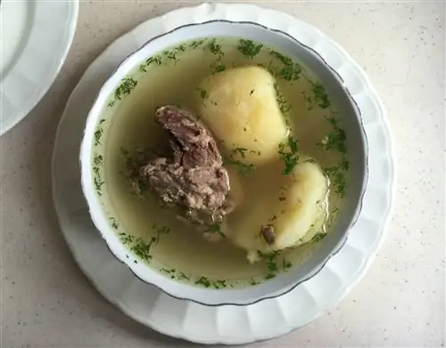 Кальдо де костилья, говяжий суп, который лечит похмелье