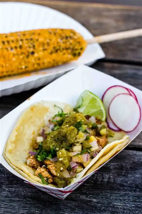 В El Diable Tacos подают вкусные рыбные тако со свежей сальсой.