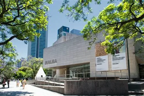 MALBA в Буэнос-Айресе содержит классические произведения Фриды Кало и Диего Риверы.
