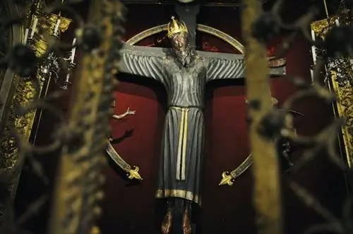 Эта знаменитая итальянская реликвия признана старейшей деревянной скульптурой в Европе