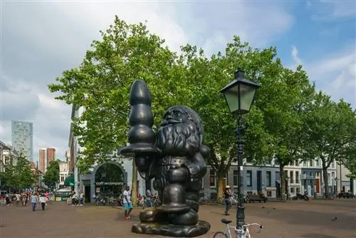 Санта-Клаус (Пол Маккарти, 2001) Eendrachtsplein, Роттердам. Фото Яннеса Линдерса, любезно предоставлено Sculpture International Rotterdam / CBK Rotterdam. Санта-Клаус (Пол Маккарти, 2001) Eendrachtsplein, Роттердам. Фото Яннеса Линдерса, любезно предоставлено Sculpture International Rotterdam / CBK Rotterdam.