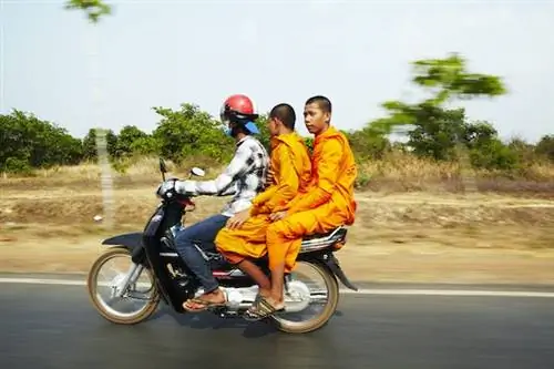 Увидеть Камбоджу на двух колесах в этих обязательных поездках на мотоциклах