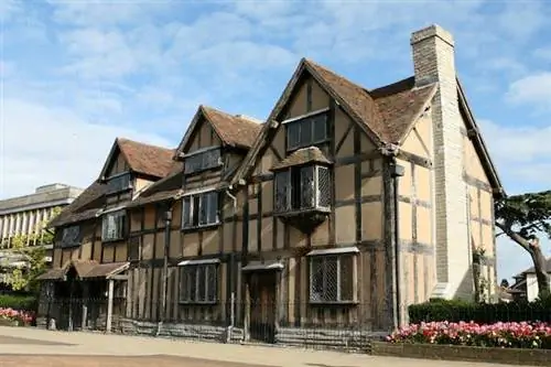 10 шекспировских мест: балкон Джульетты, дорога Макбета и пенная пинта в его родном городе