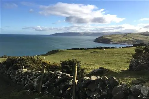 Виды простираются на юг до Кушендалла с Торр-Хед-роуд.