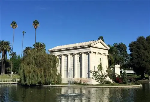 Кладбище Hollywood Forever является последним пристанищем многих крупных шишек киноиндустрии.