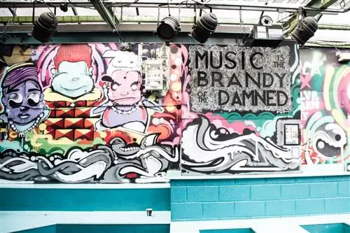 Граффити в «эклектичной пещере» Бернарда Шоу