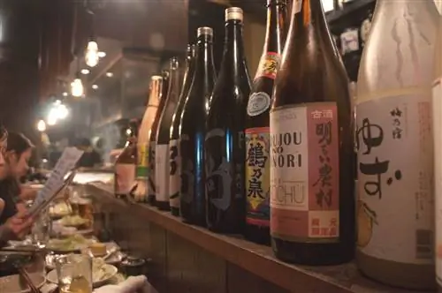 Саке и закусочные в Jōmon izakaya, Токио
