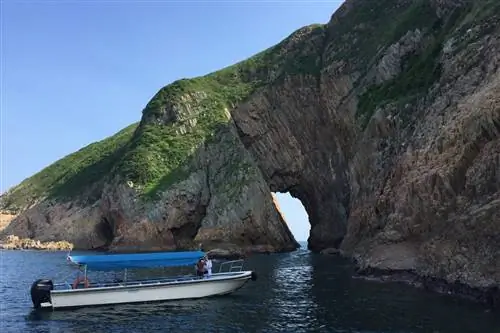 Геопарк Гонконга: морская арка на острове Ван Чау.