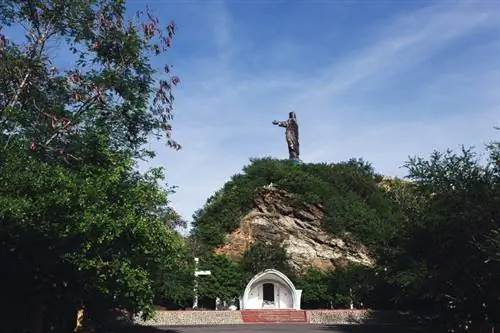 Кристо Рей, Дили.