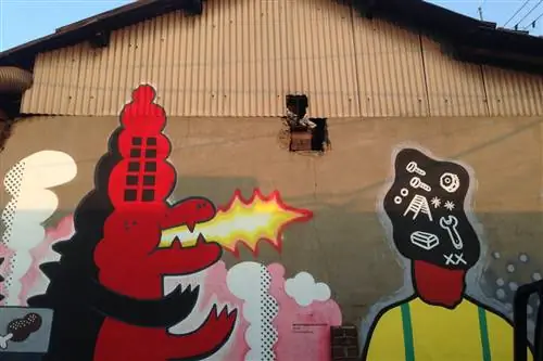 Красочные фрески в Mullae Art Village.
