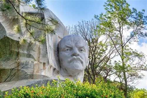 Статуя Владимира Ленина в парке Ленина в Гаване Статуя Владимира Ленина в парке Ленина в Гаване