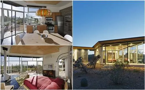 Стеклянный дом с окнами от пола до потолка в пустыне Аризоны.