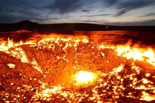 «Ворота в ад»: газовый кратер Дарваза горит в далеком Туркменистане. «Ворота в ад»: газовый кратер Дарваза горит в далеком Туркменистане.