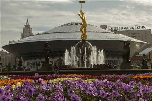 Столичный цирк: похоже, в Астане приземлился НЛО. Столичный цирк: похоже, в Астане приземлился НЛО.