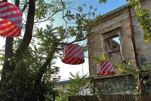 Сад KC Grad в районе Савамала.