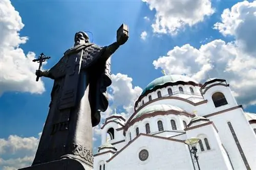 Памятник Святому Савве и храм в районе Врачар.