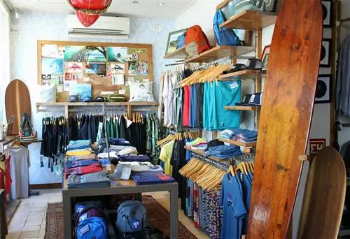 Получите порцию кофеина перед тем, как покорять волны в магазине серфинга и кофейне Drifter в Семиньяке, Бали.