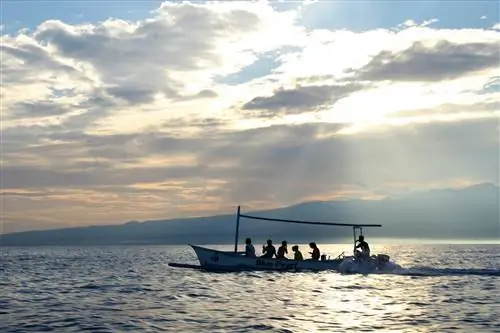 Не считаете себя жаворонком? Прогулка на лодке на рассвете по Северному Бали может изменить это.