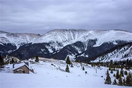 Broome Hut на 16 спальных мест, с внутренними туалетами, плитой и кухней.