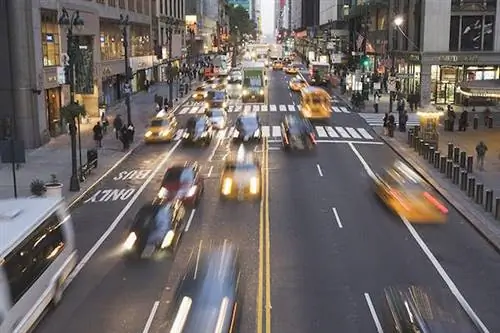 Как – и как нельзя – переходить улицу по всему миру