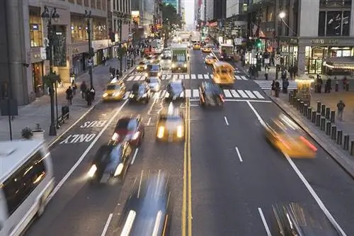 Установил зрительный контакт с водителем в Нью-Йорке? Остерегаться.