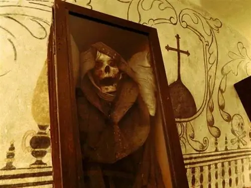 Если вас не напугали жуткие куклы, то эти мумифицированные монахи напугают.