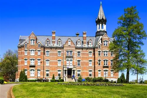 Внешний вид здания Юбилейного зала в кампусе Университета Фиск в Нэшвилле, штат Теннесси.